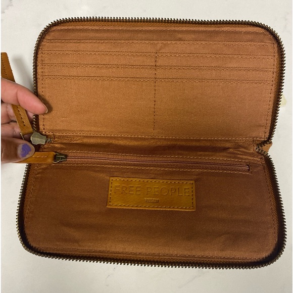 NFree People Wallet Brown Distressed Vegan Wristlet Strap Zip Closure Clutch - Picture 15 of 16